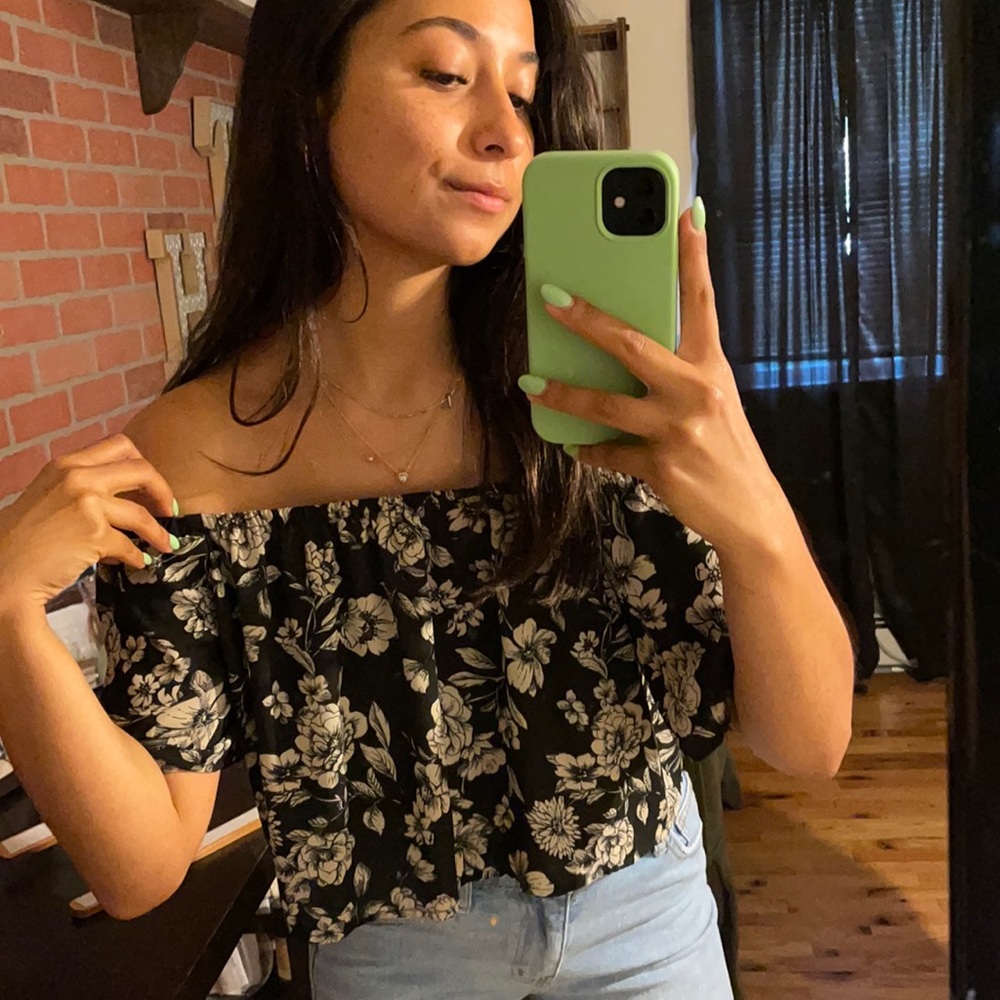 Forever21 floral, off the shoulder blouse. Size M.